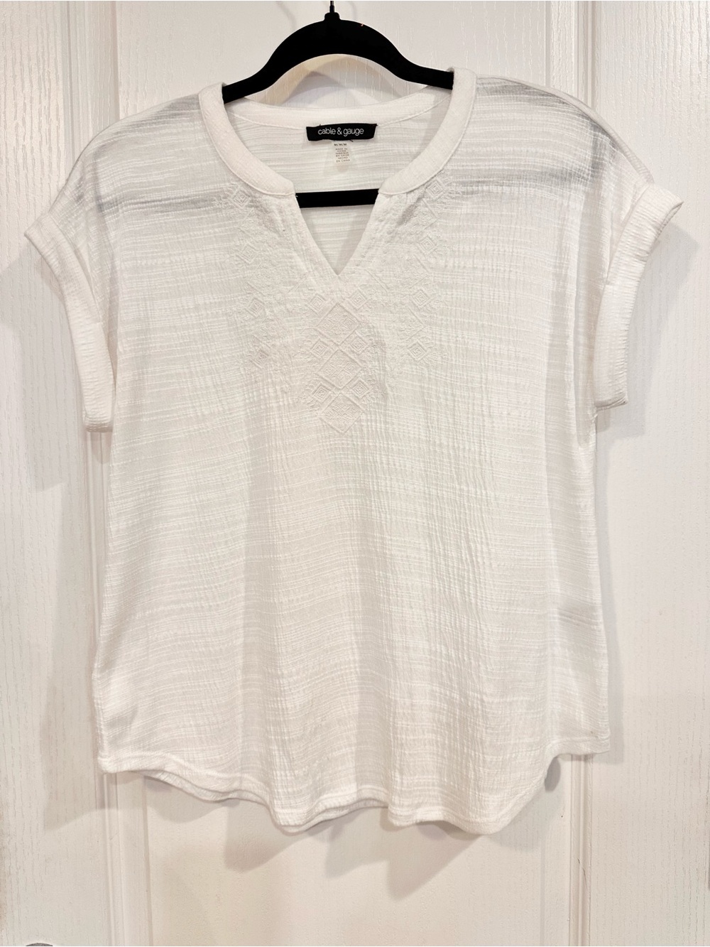 CABLE & GAUGE White Short-Sleeve V-Neck Top